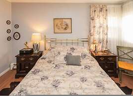 Amazing Hiking Cozy Home Close to Mountns Fireplace