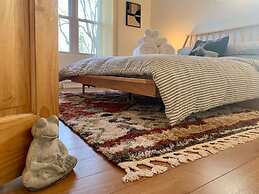 Back House Twin Cabin Ii-hot Tub Fireplace Hiking Retreat