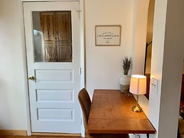 Back House Twin Cabin Ii-hot Tub Fireplace Hiking Retreat