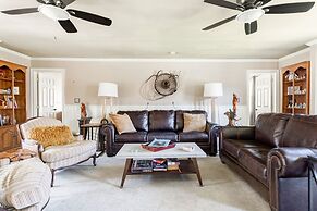 Private Pond Cozy Home Enjoy