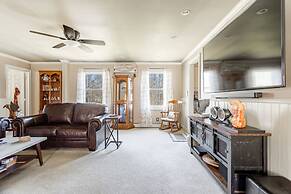 Private Pond Cozy Home Enjoy