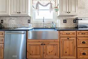 Private Pond Cozy Home Enjoy