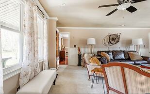 Private Pond Cozy Home Enjoy