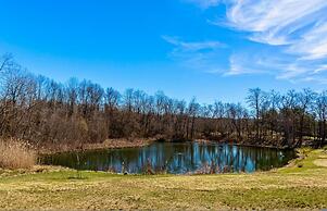 Private Pond Cozy Home Enjoy