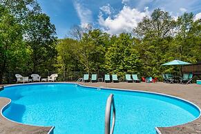 Family Fun Oasis Hot Tub Steam Room Pool Stream Firepit Games