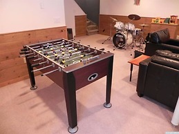 Hunter Mountain Ski House - Tesla Charger