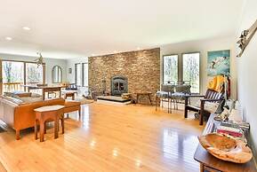 Hunter Mountain Ski House - Tesla Charger