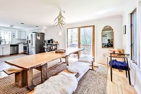 Hunter Mountain Ski House - Tesla Charger