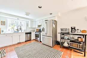 Hunter Mountain Ski House - Tesla Charger