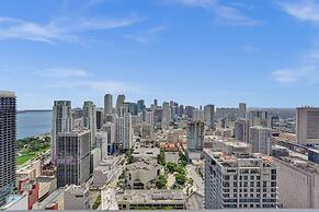 Downtown Studio w City Views