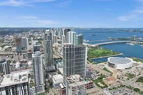 Downtown Studio w City Views