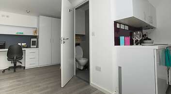 Student Only The Cube Ealing