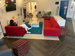 Student Only The Cube Ealing