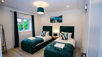 4-Bed 3-Bath Haven Perfect for 8 Guests