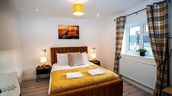 4-Bed 3-Bath Haven Perfect for 8 Guests