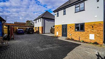 4-Bed 3-Bath Haven Perfect for 8 Guests