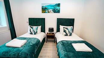 4-Bed 3-Bath Haven Perfect for 8 Guests