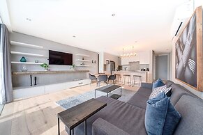 Deluxe Luxury 2 Bedroom Apartment, Seapoint