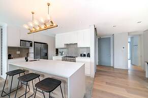 Deluxe Luxury 2 Bedroom Apartment, Seapoint