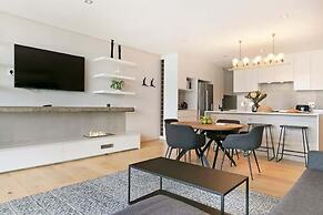 Deluxe Luxury 2 Bedroom Apartment, Seapoint