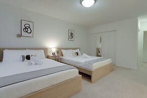 Modern Apt Near Airport in Cystal City