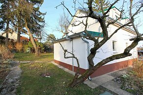 Room-charming Vienna Retreat With Garden