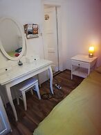 Room-charming Vienna Retreat With Garden