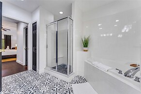 3 bed - Private Oasis - Completley Immaculate