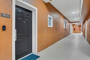 3 bed - Private Oasis - Completley Immaculate