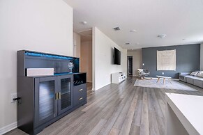 New Garage Theater - 2 Free Bottles of Wine