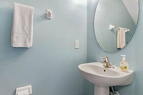 Welcome Home Perfect for Business Travel and Snow Birds