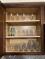 Luxurious Gem Near Disney Workspace Movie Room