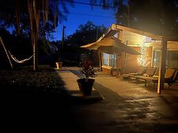 Luxurious Gem Near Disney Workspace Movie Room