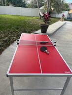 Luxurious Gem Near Disney Workspace Movie Room