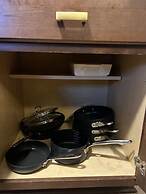 Luxurious Gem Near Disney Workspace Movie Room