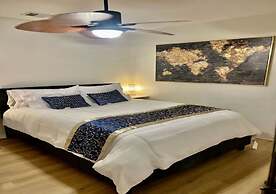 Luxurious Gem Near Disney Workspace Movie Room