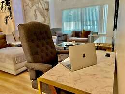 Luxurious Gem Near Disney Workspace Movie Room