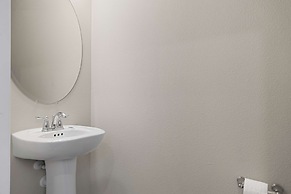 Brand New 5 bed Villa in Windsor Cay