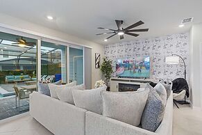 Brand New 5 bed Villa in Windsor Cay