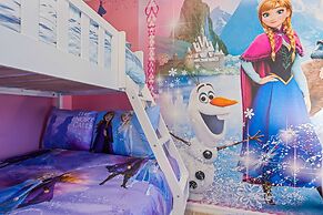 Brand New 5 bed Villa in Windsor Cay