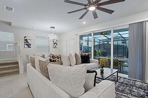 Brand New 5 bed Villa in Windsor Cay