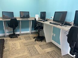 Private Pool Workspace Near All Attractions