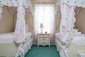 Enjoy Your own Water Slide and Free Pool Heat if you Stay in November