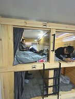 The HiPinto Social Experience