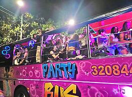 The HiPinto Social Experience