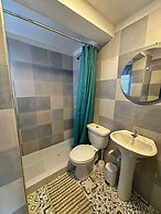 The HiPinto Social Experience