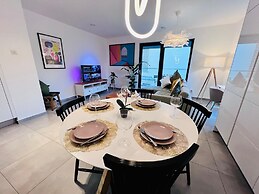 Lovely 1 bedroom flat w balcony&parking