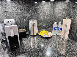 Lovely 1 bedroom flat w balcony&parking