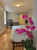 Entire House 1BD King Bed near Downtown