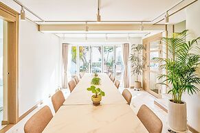 SA Tailored Serviced Home near Metro